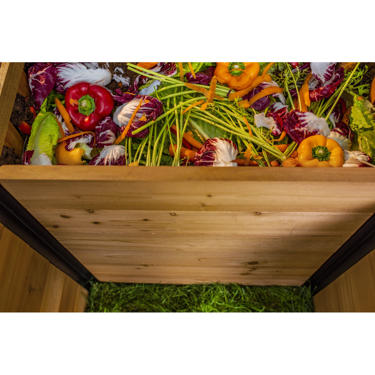 Mezza Keyhole Composting Wood Raised Garden Bed